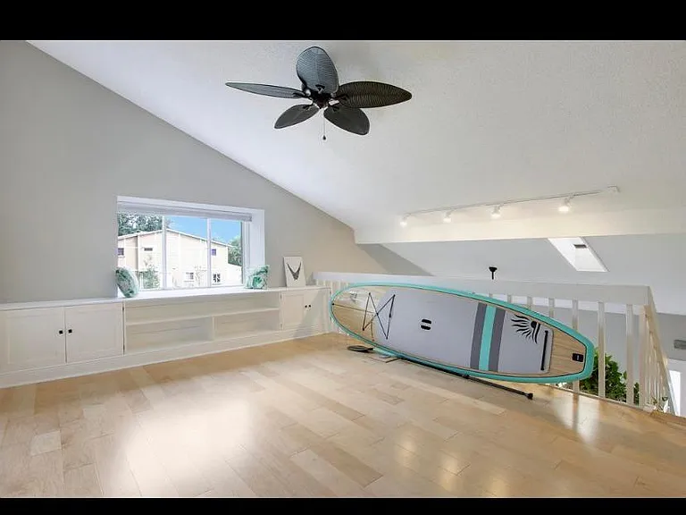 Maplecrest Cir — Photo 15