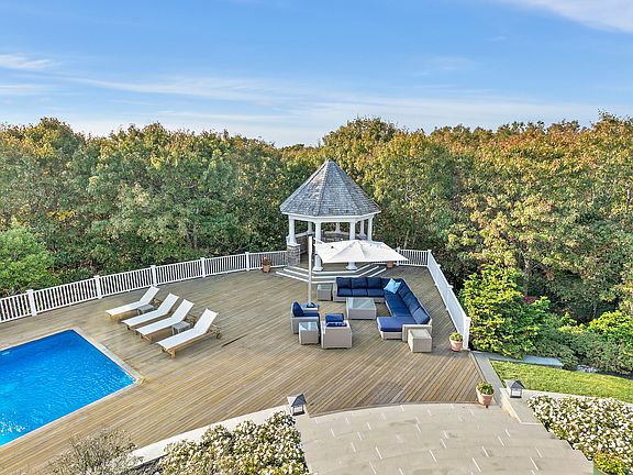 4th image of 17 Watermill Height Dr