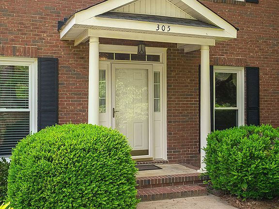 3rd image of 305 Northwood Dr
