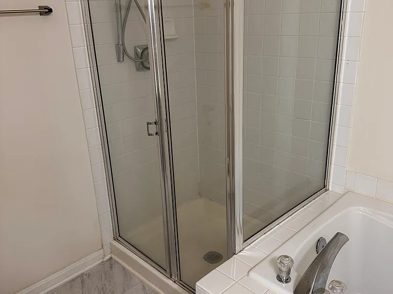 Master Bedroom Bathroom