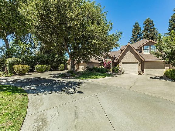 4th image of 1282 W Flora Avenue