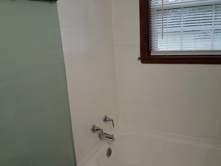 414 W Mims St — Photo 6