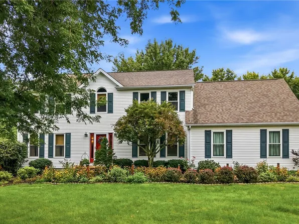 9945 Ginger Hill Rd, New Middletown, OH 44442