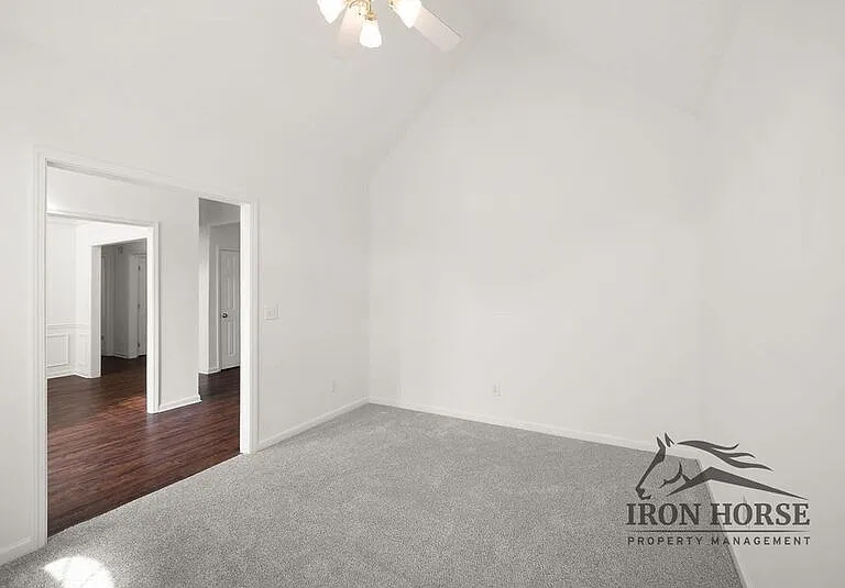 379 Beech Hollow Trl — Photo 5