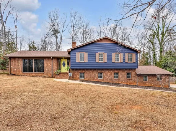 6 Devonshire Ln, Greenville, SC 29617