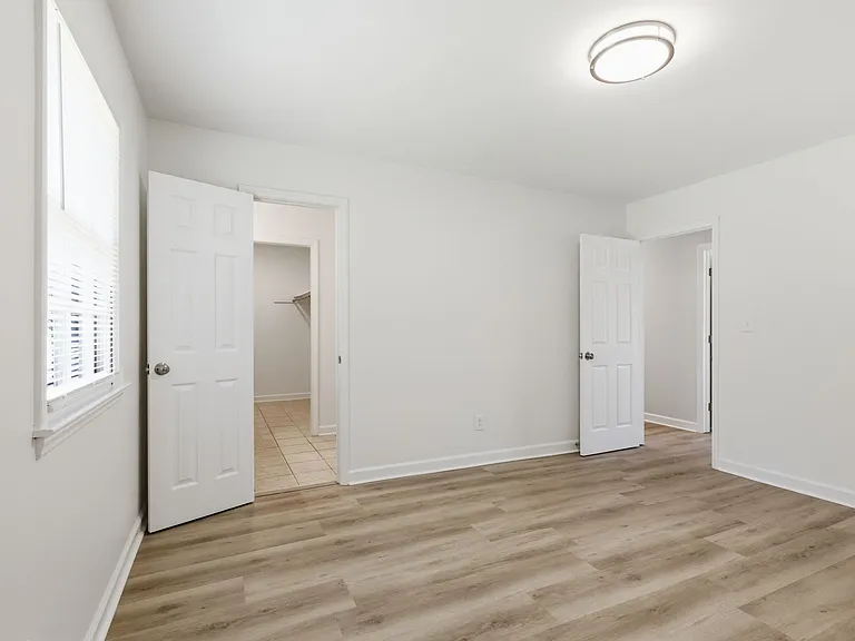 4609 Randolph Rd — Photo 24