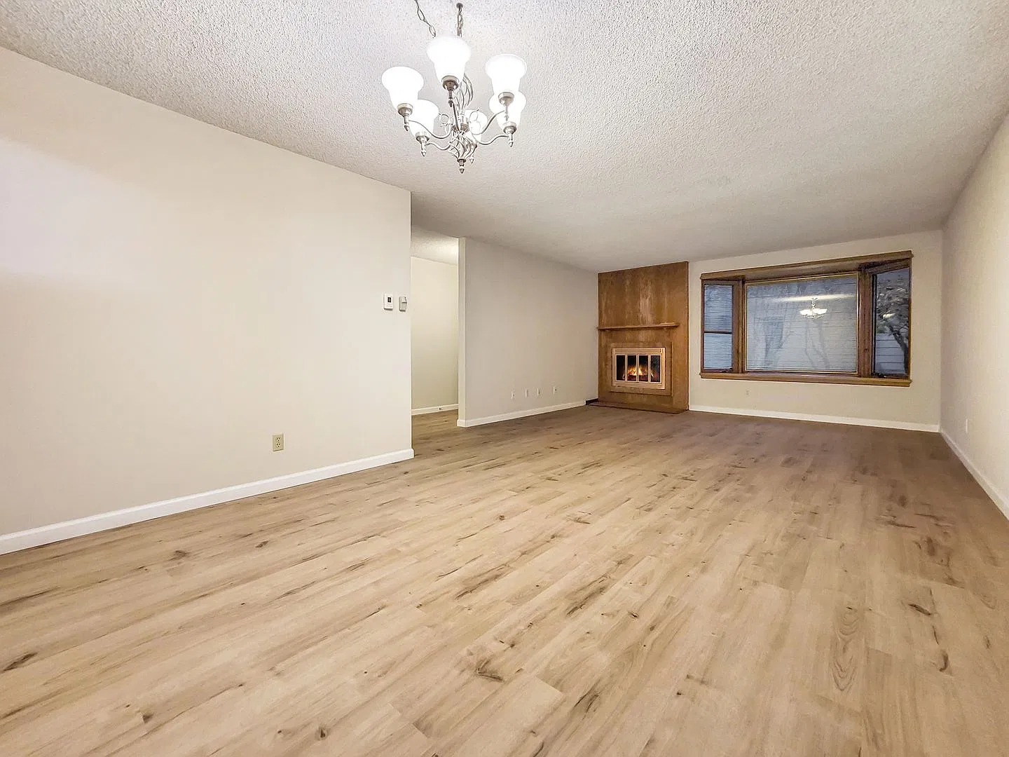 Modern One-Level Home in Innisglen Upgraded Interiors + Prime Bellevue Location — Photo 3