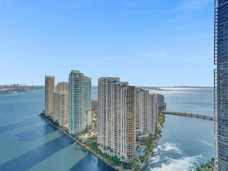 300 Biscayne Blvd #1 — Photo 2