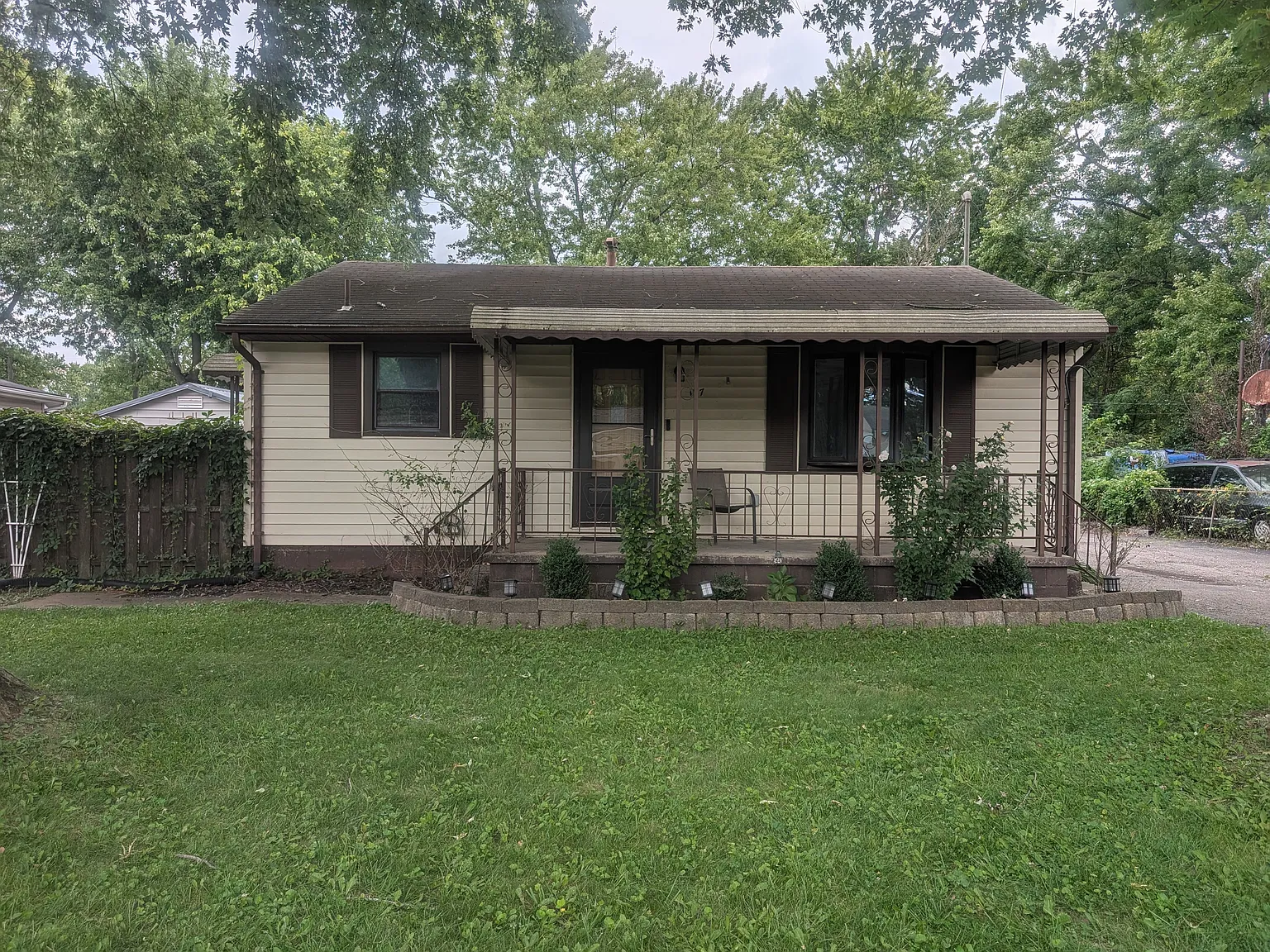 3 bed, 1.5 bath, 992 sqft, $1,500 — Photo 1