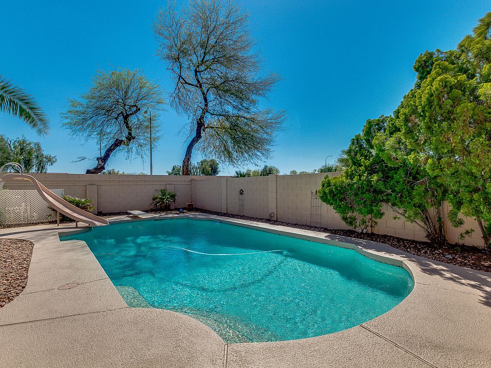 1st image of 10741 W Cottonwood Ln