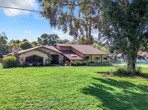 6046 Patricia Pl, Weeki Wachee, FL 34607