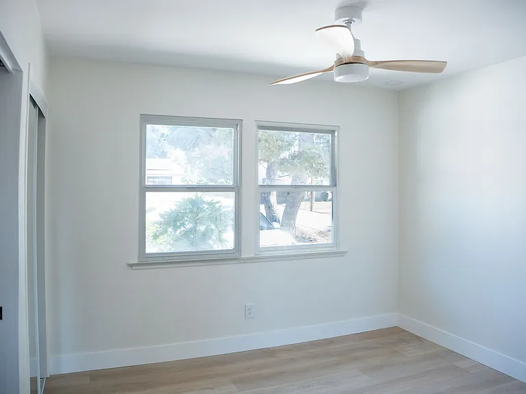 8751 Chantilly Ave — Photo 16