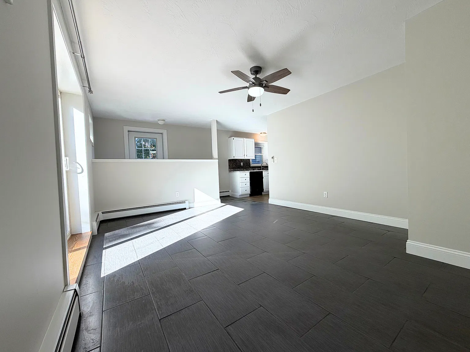 2 bed, 1000 sqft, $2,450 — Photo 4