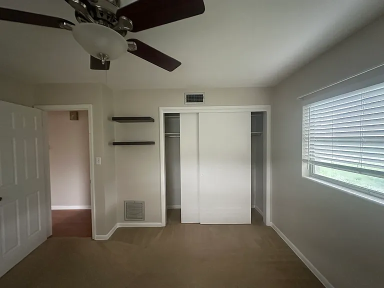 1720 Grove Dr — Photo 1