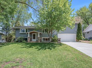 603 McCallum Dr, New Brighton, MN 55112