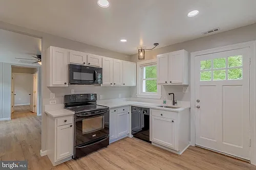 1816 Maple Ln Photo 1