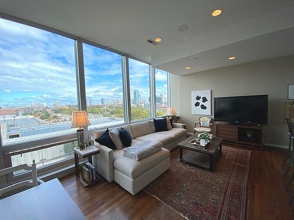 4th image of 500 W Superior St Unit 602