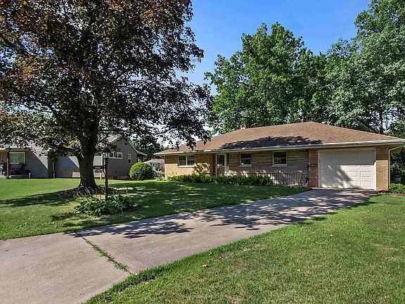 3rd image of 1152 W Lakecrest Dr