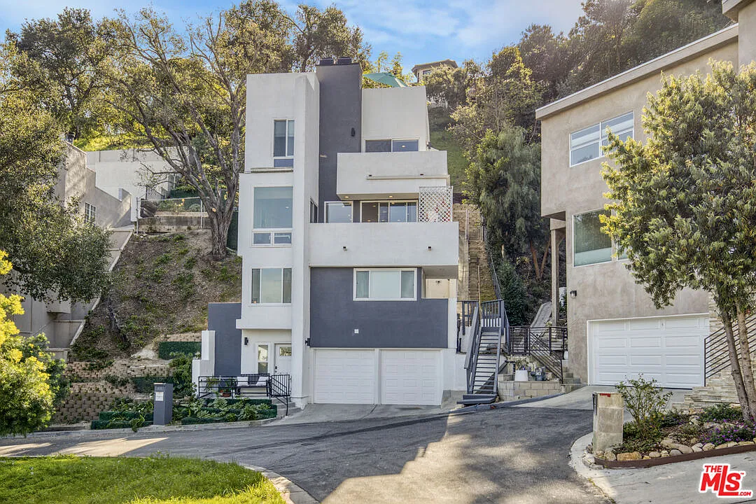 3 bed, 2.5 bath, 1964 sqft, $8,000 — Photo 3
