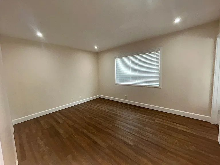 8842 Enloe Ave — Photo 12