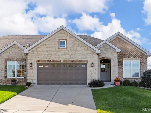 212 Colonial Xing, Wentzville, MO 63385