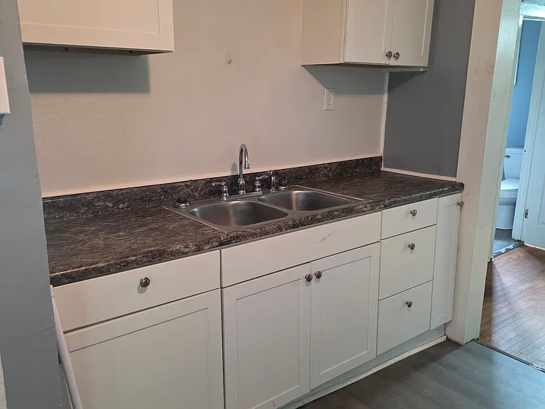 1008 N Townsend St #2 — Photo 2