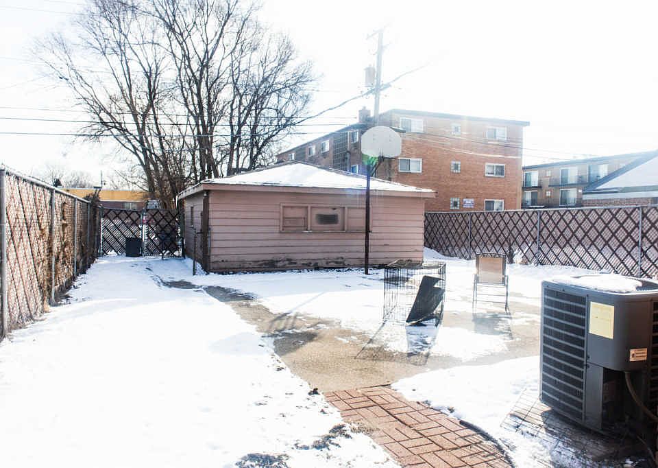 2nd image of 14441 S Hoxie Ave