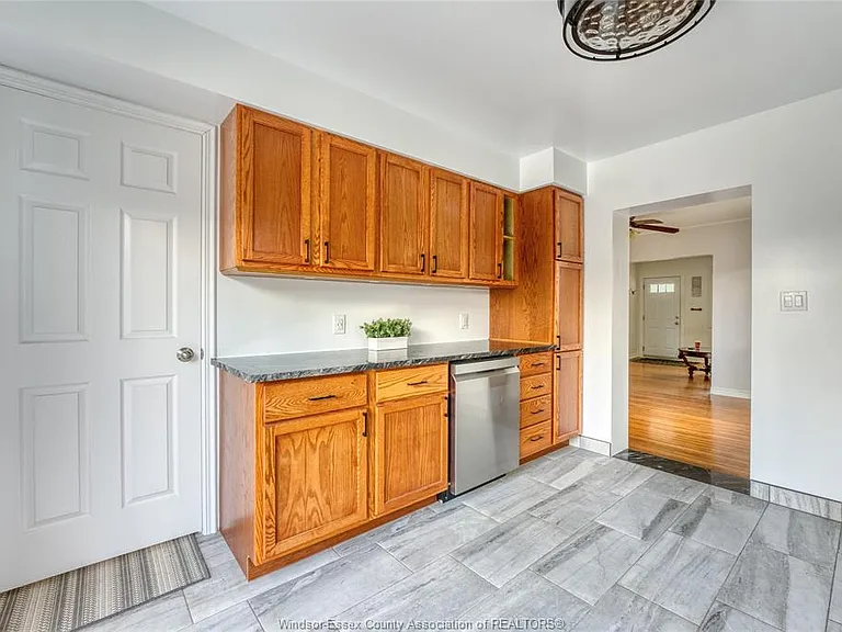 2226 Mercer St — Photo 18
