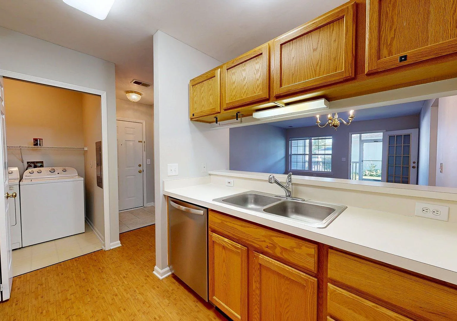 2 bed, 2.0 bath, 1094 sqft, $2,100 — Photo 4