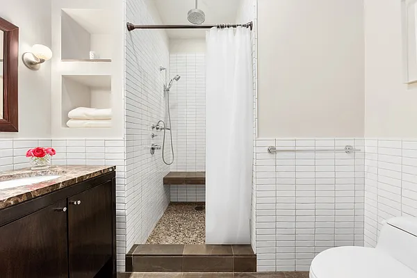 Rented by Nest Seekers International | media 33