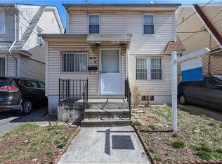 9019 181st St, Hollis, NY 11423
