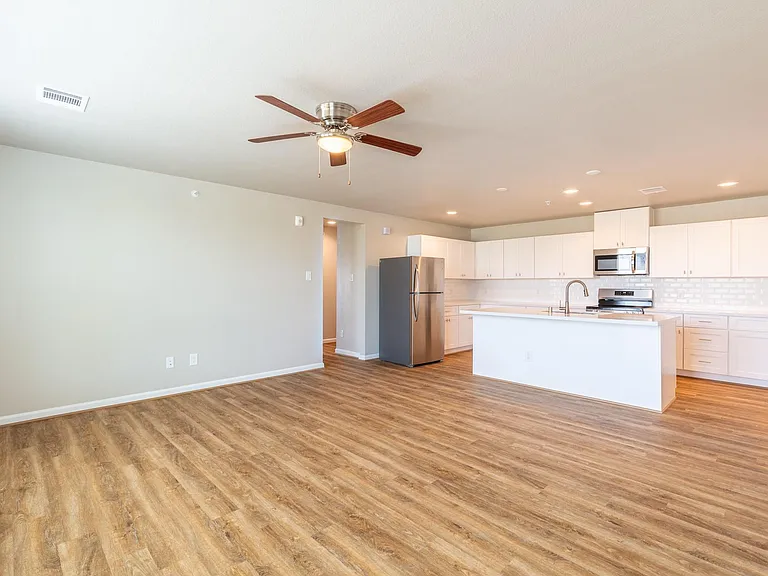 219 Park Place Cir #D — Photo 13