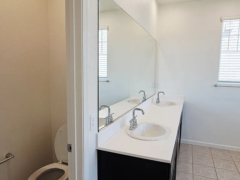 5444 Gallier Loop — Photo 40