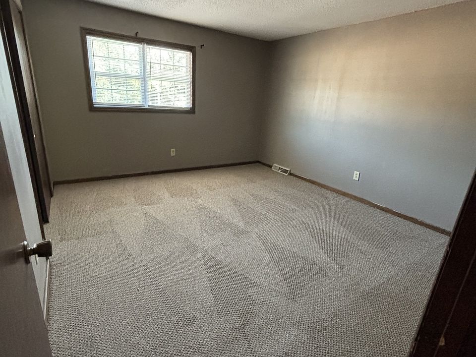 1st image of 105 New St #9