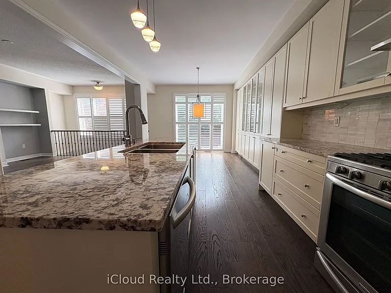 2466 Village Cmn — Photo 16