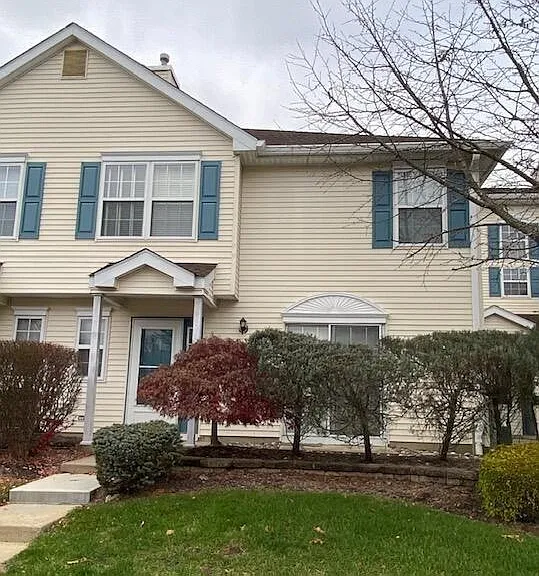 1077 Roseberry Ct — Photo 1