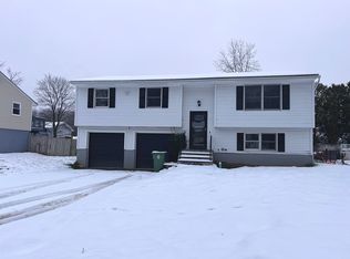 56 Brewster Dr, Middletown, NY 10940