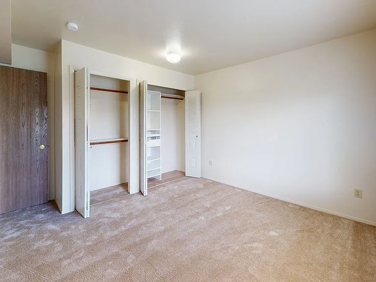 Canal Club Apartments — Photo 63