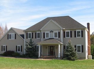 16 Fox Run Ln, Killingworth, CT 06419