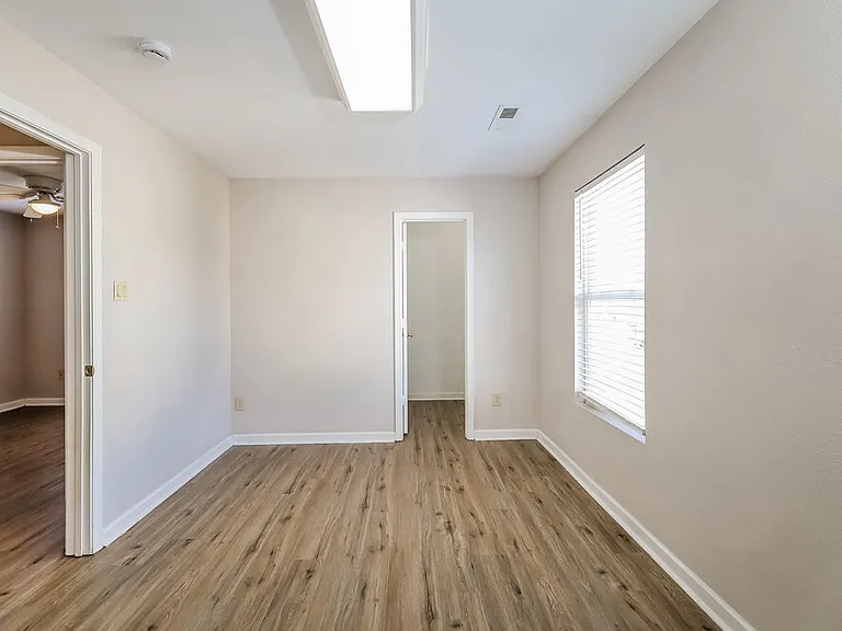 831 Skywatch Ln — Photo 14