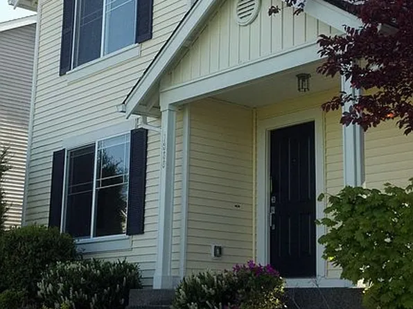 1869 Johnson Ave, Dupont, WA 98327
