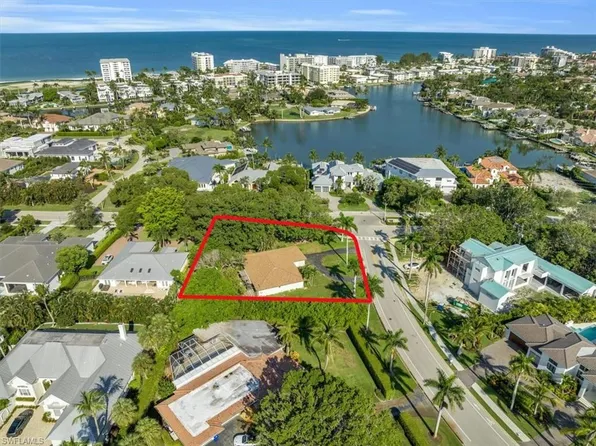 444 Orchid DR, NAPLES, FL 34102