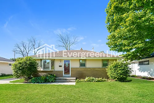 8833 W Douglas Ave Photo 1