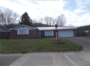 160 Cherokee Ave, Winfield, WV 25213
