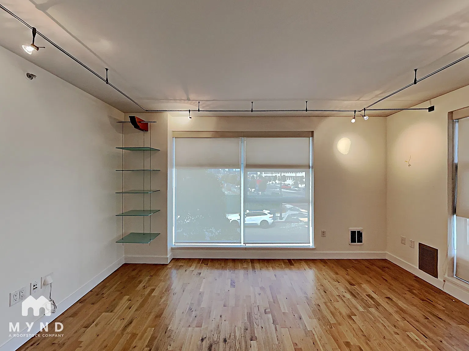 3 bed, 2.0 bath, 1814 sqft, $6,845 — Photo 2