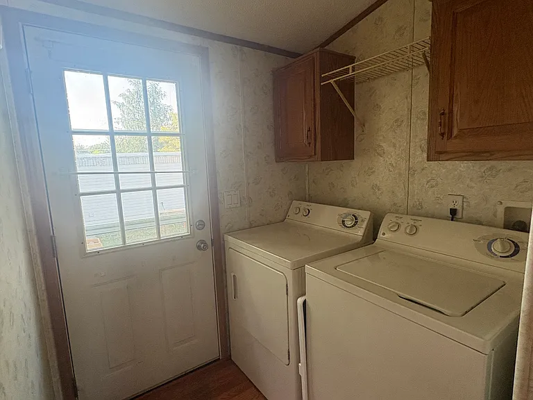 Laundry room. *Working appliances are included until they are not worth repair.