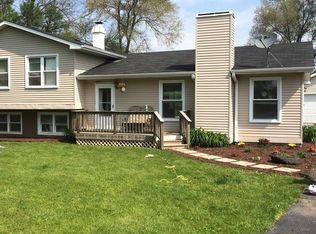 33W070 Old Stearns Rd, Elgin, IL 60120