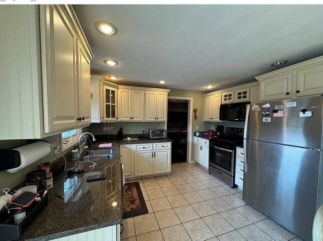 73 Armory Dr — Photo 4