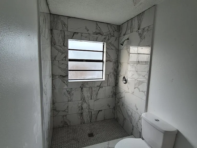 2820 23rd St N — Photo 10