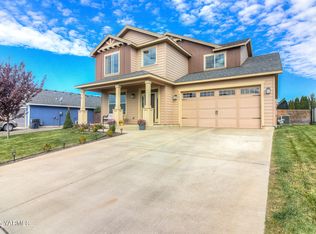 703 Summit Ave, Moxee, WA 98936